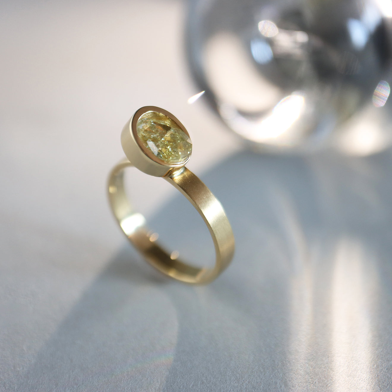 Protrude (K18) / Ring<br> Yellow diamond