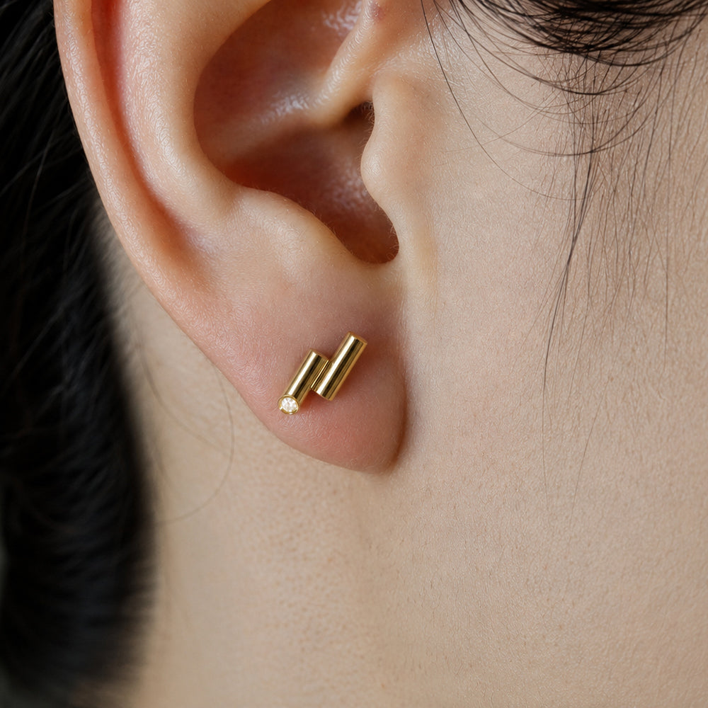 Prime / Bar <br> Pierced Earrings <br> Gold