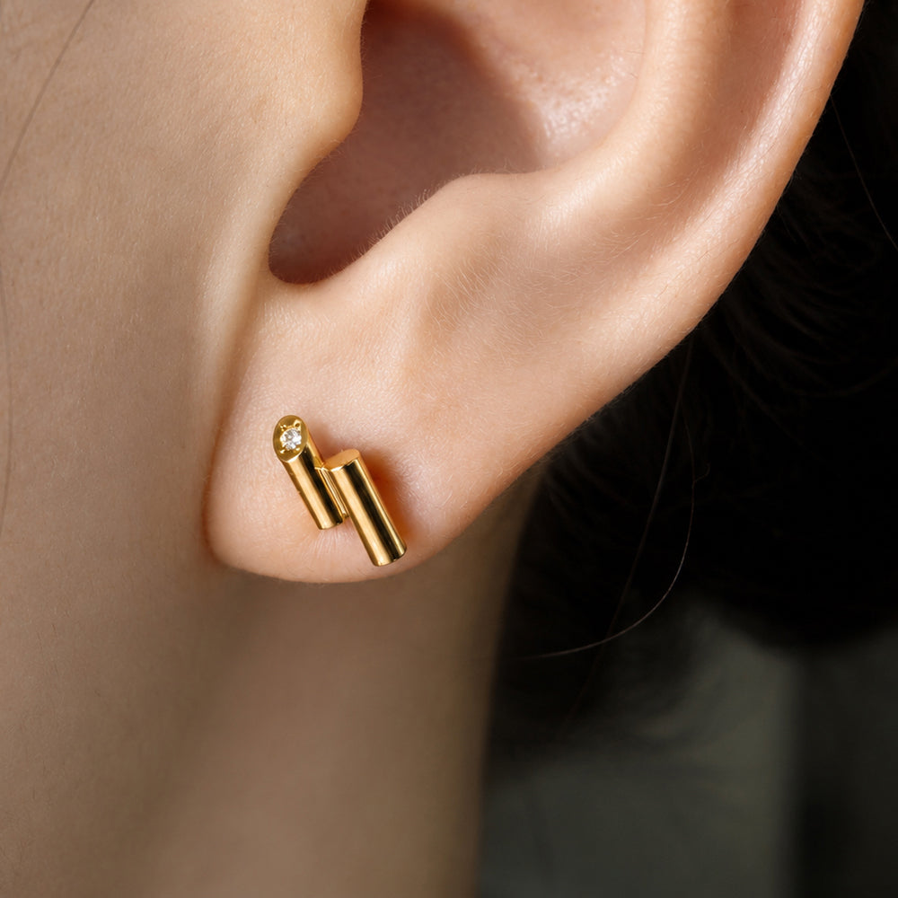 Prime / Bar <br> Pierced Earrings <br> Gold