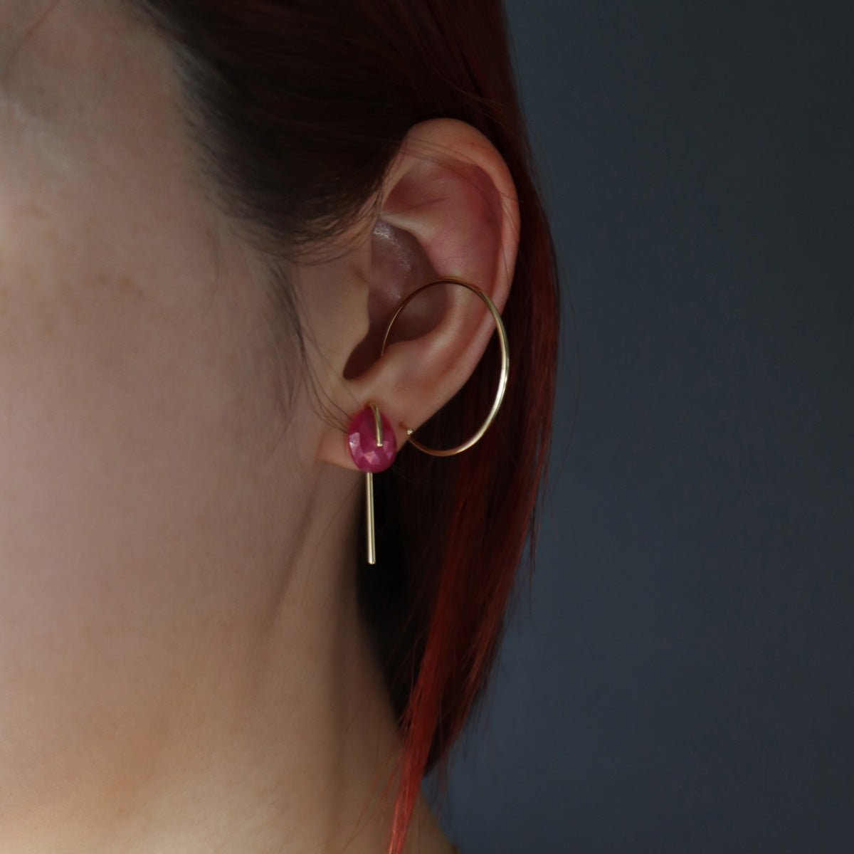 Line / Pierced Earring (single) <br> Ruby