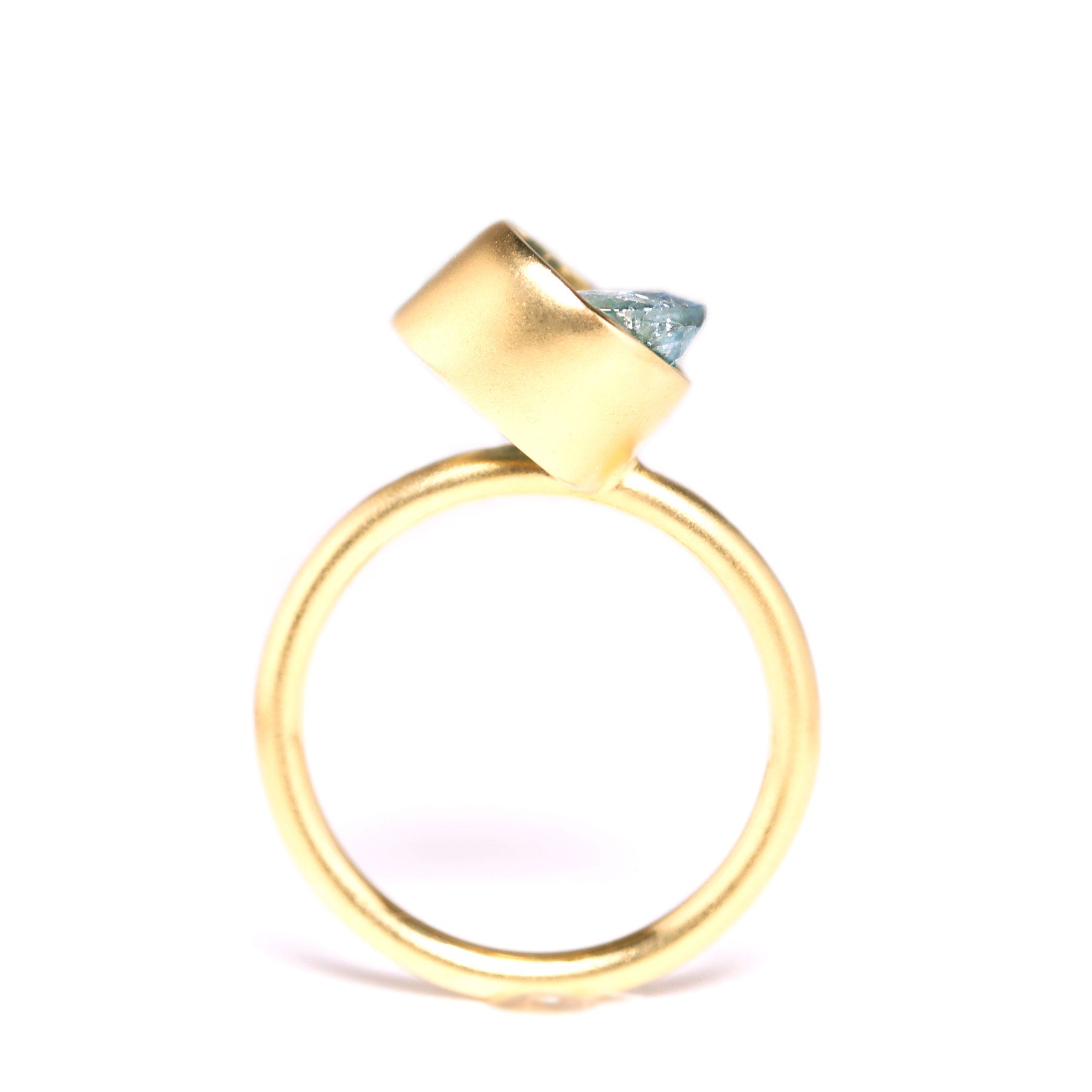 Protrude (K18) / Ring <br> Aquamarine