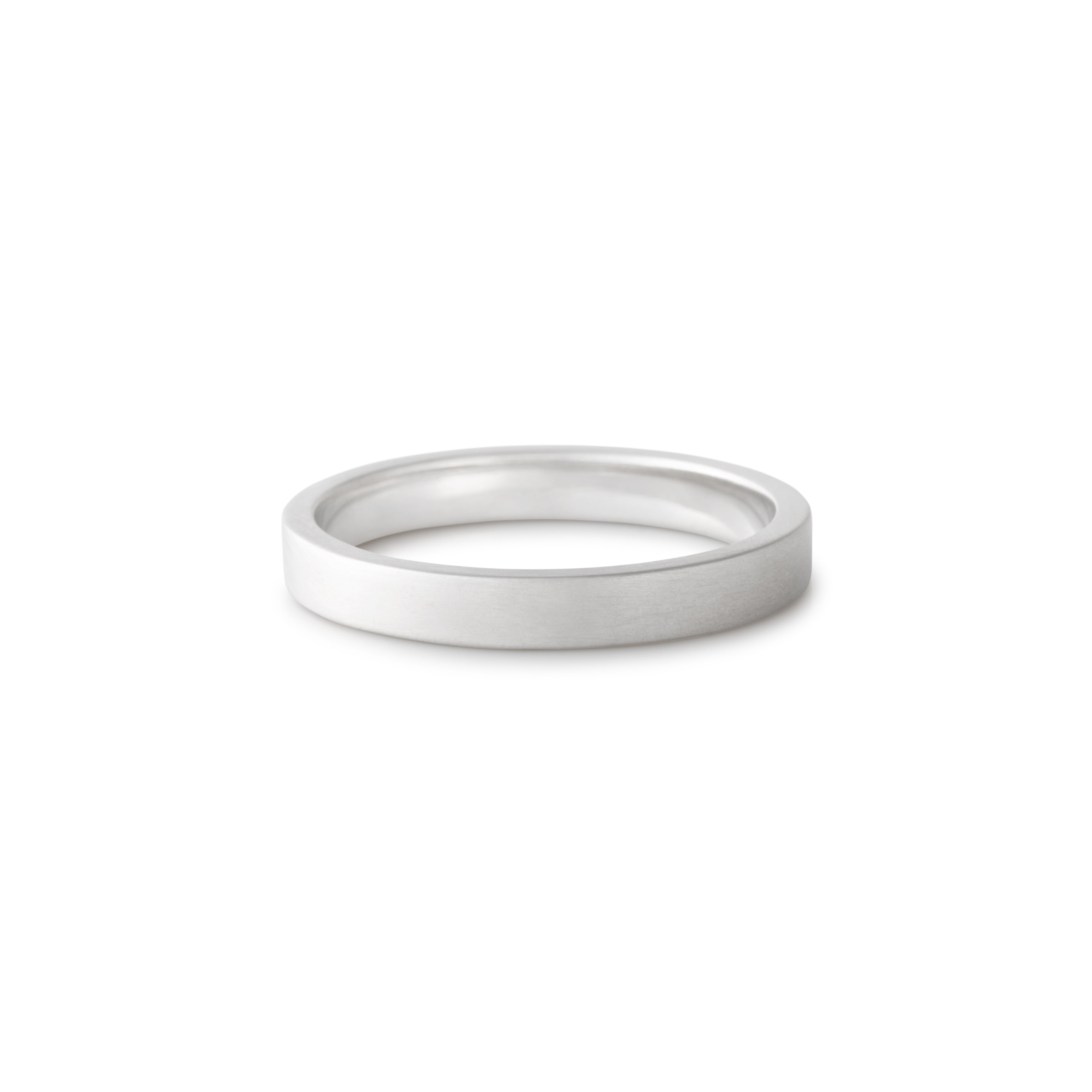 Rectangle Ring / 3.0 <br> Pt900 <br> matte