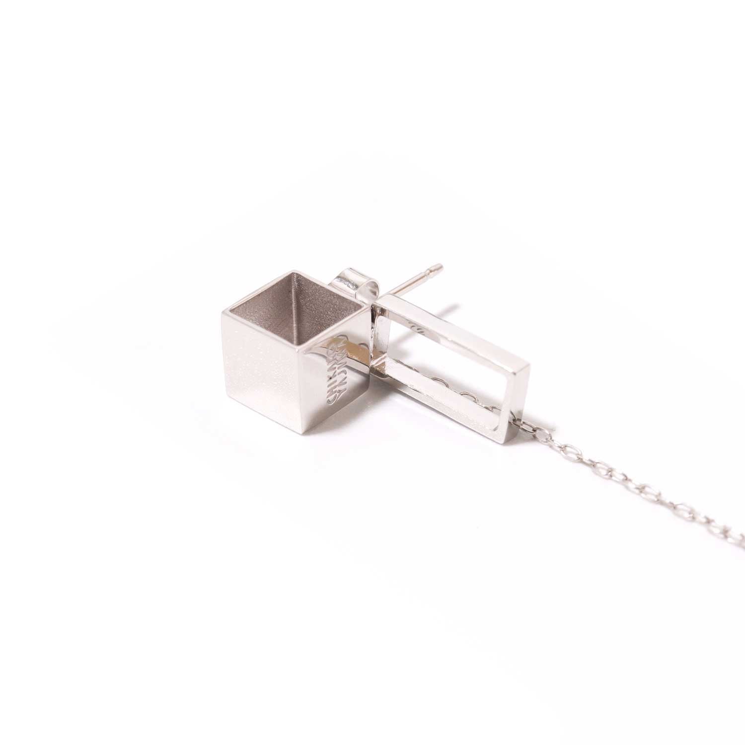 Cube chain / Pierced Earring