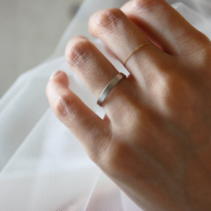 Rectangle Ring / 3.0 <br> Pt900 <br> matte
