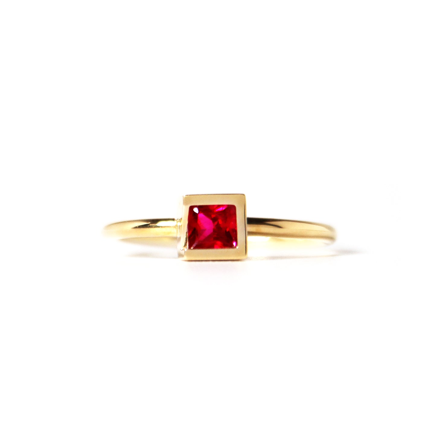 Iridescence (K18) / Ring <br> Ruby