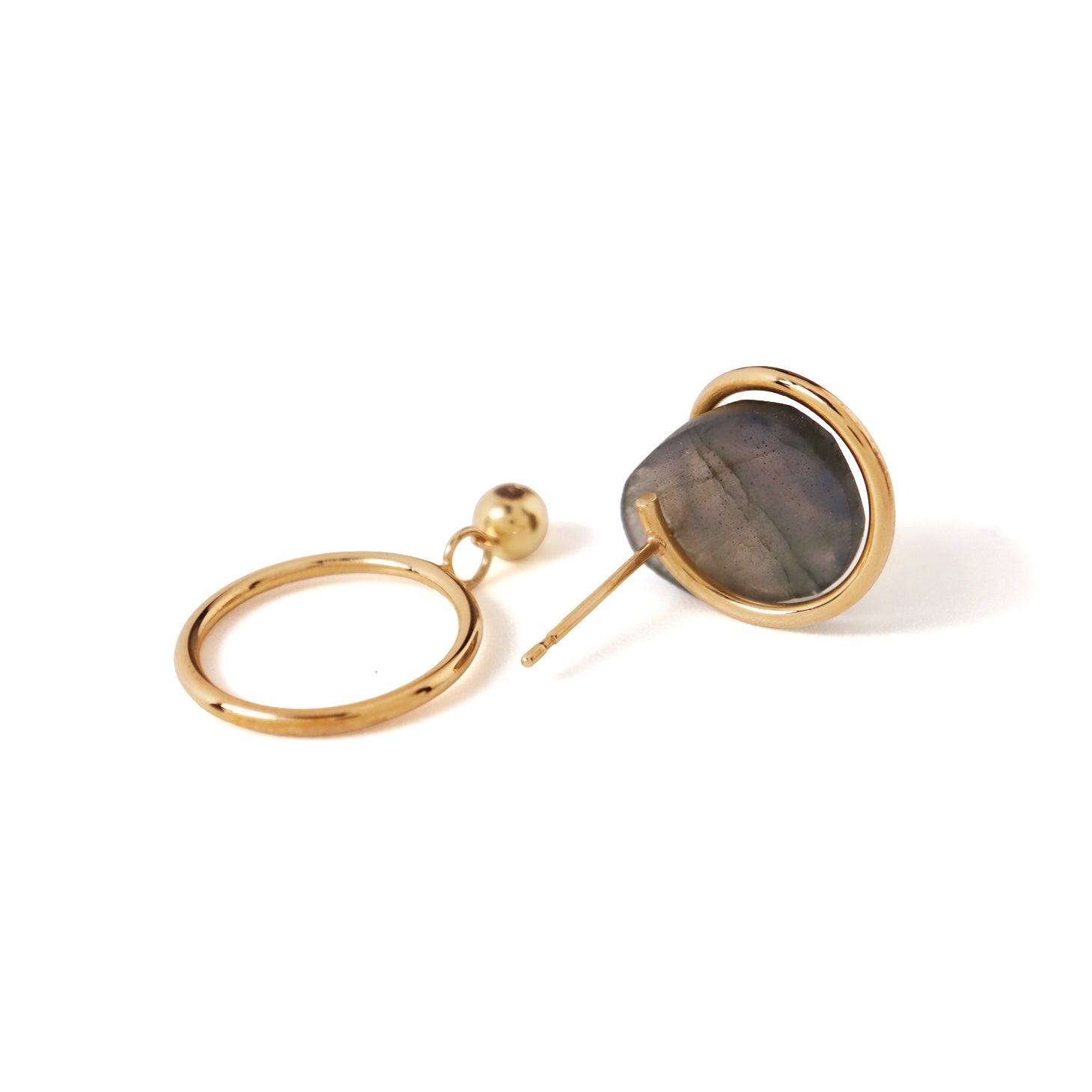 Circle / Pierced Earring (single) <br> Labradorite