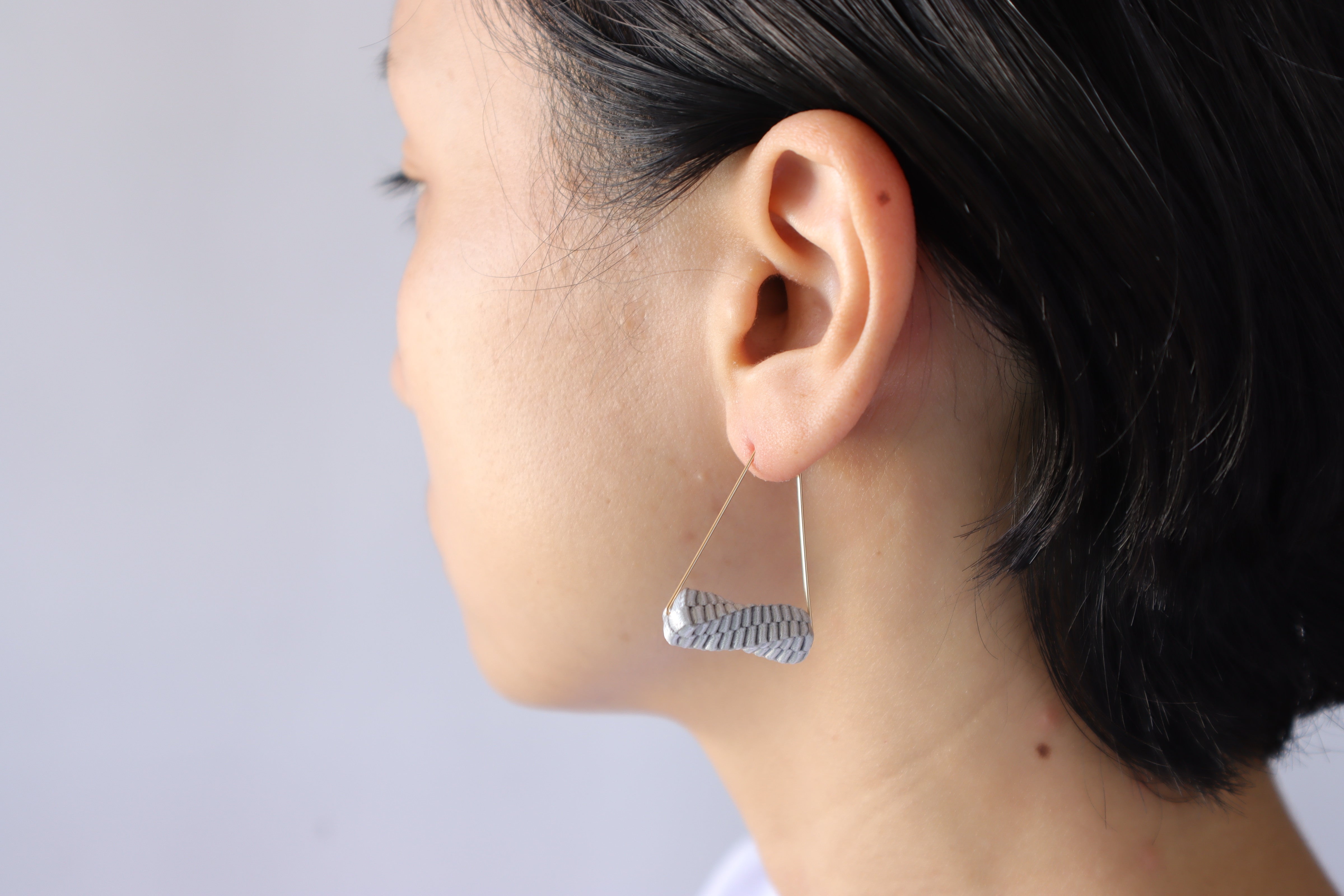 Geometry Triangle / <br> Pierced Earrings <br> Gray