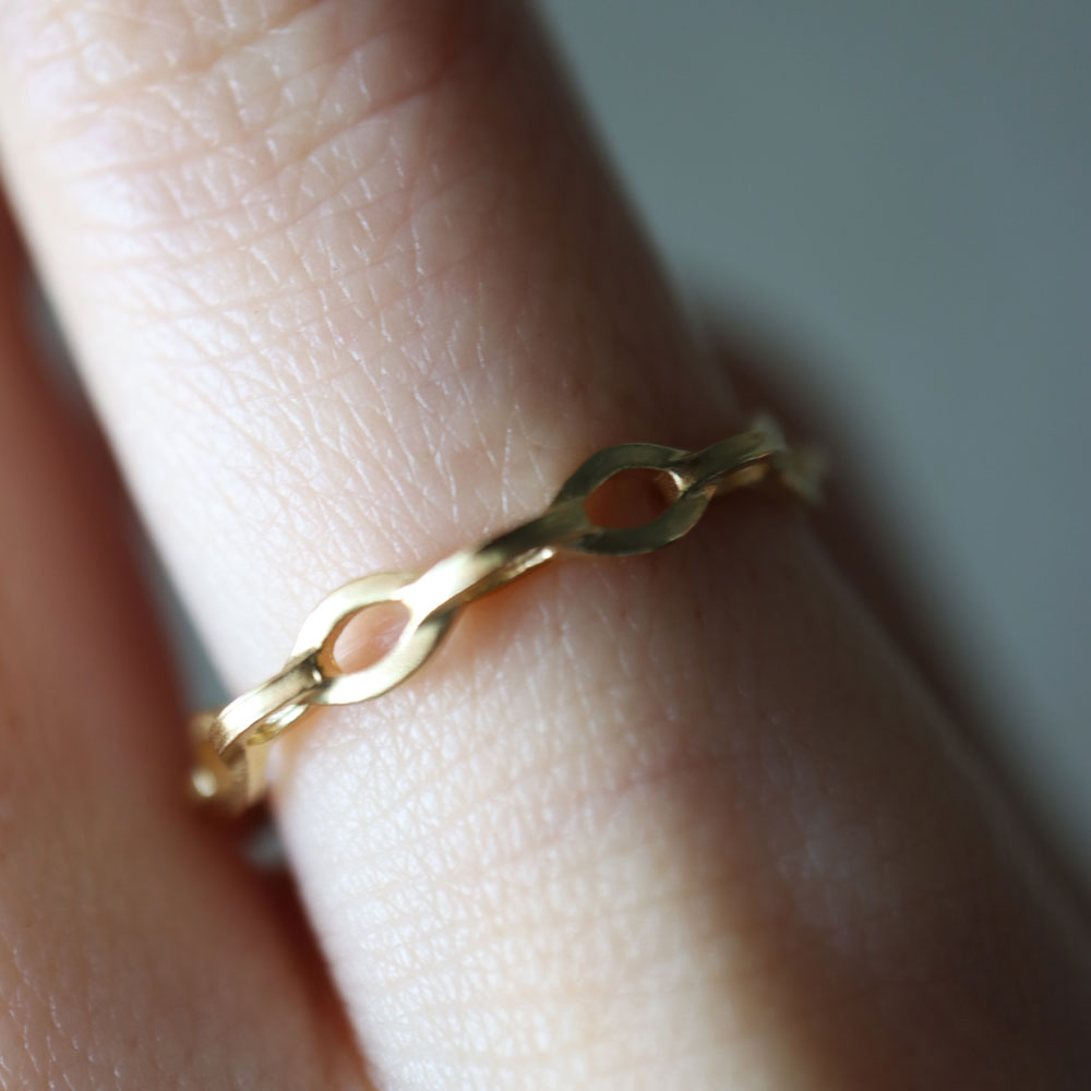 Mobius Ring <br> K18YG <br> matte
