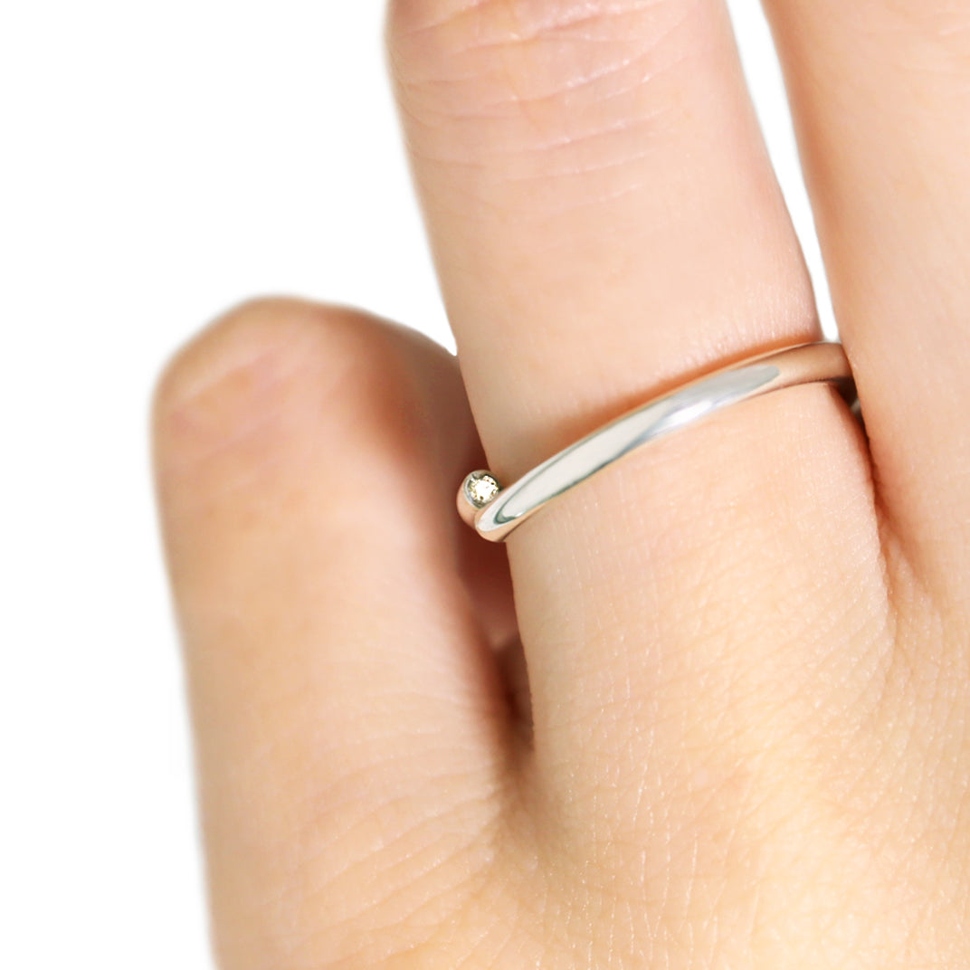 ∞ Ring round <br> Pt900 <br> glossy