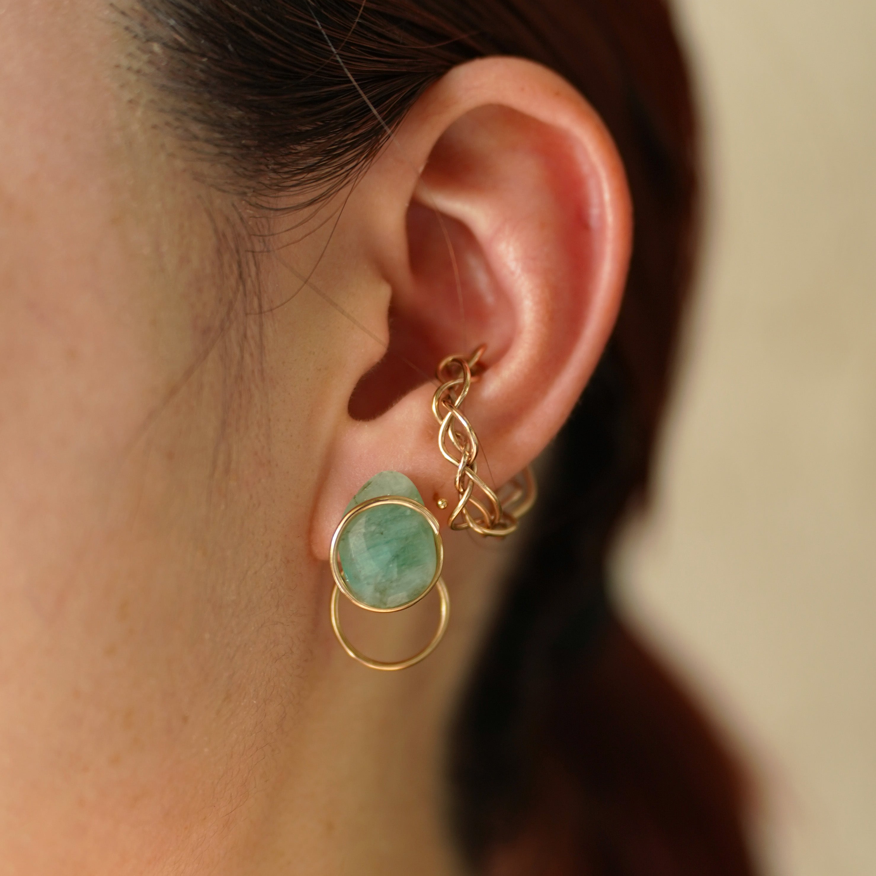 Circle / Pierced Earring (single) <br> Emerald