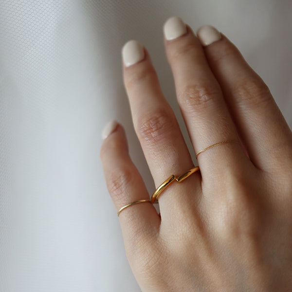 ∞ Ring round <br> K18YG <br> glossy