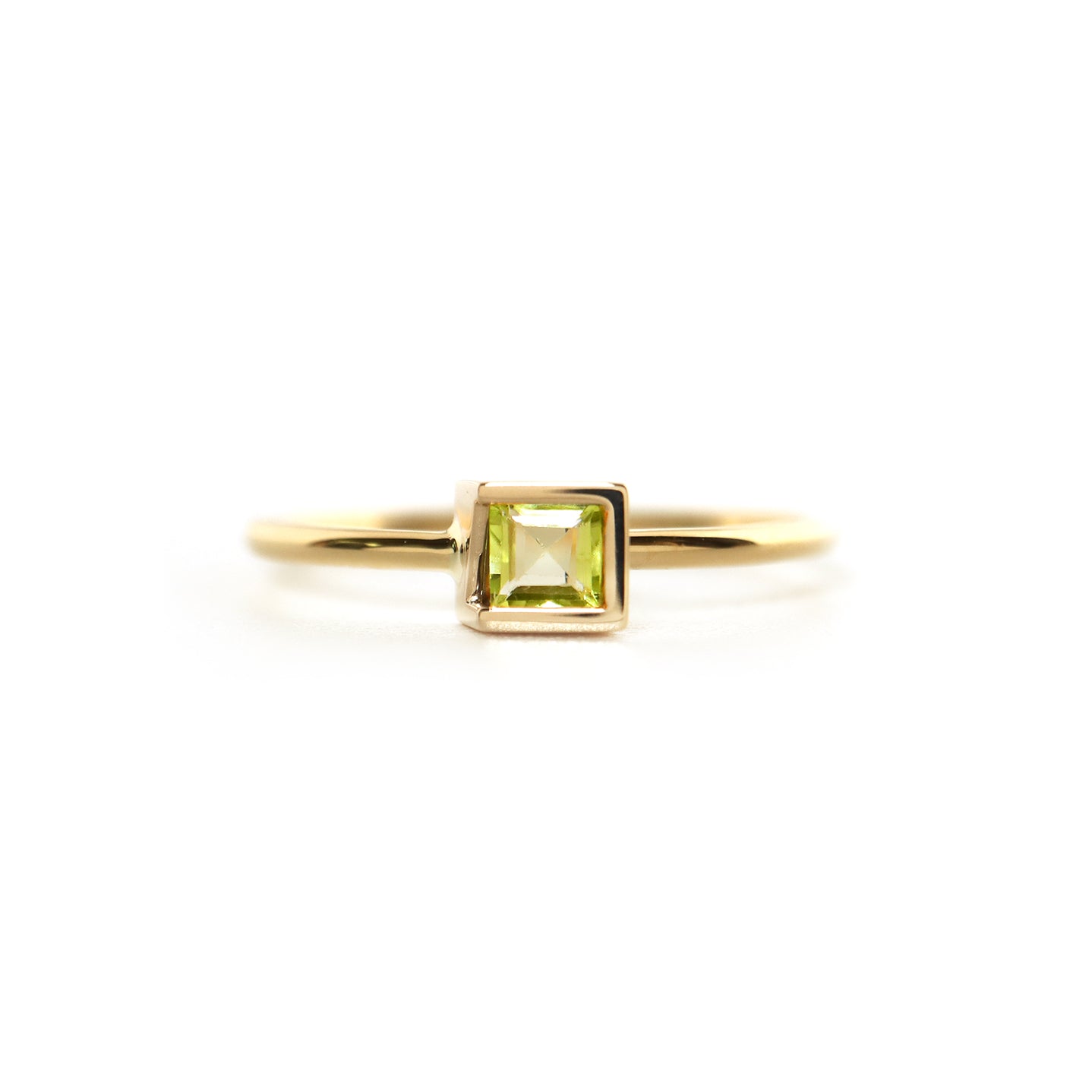 Iridescence (K10) / Ring <br> Peridot