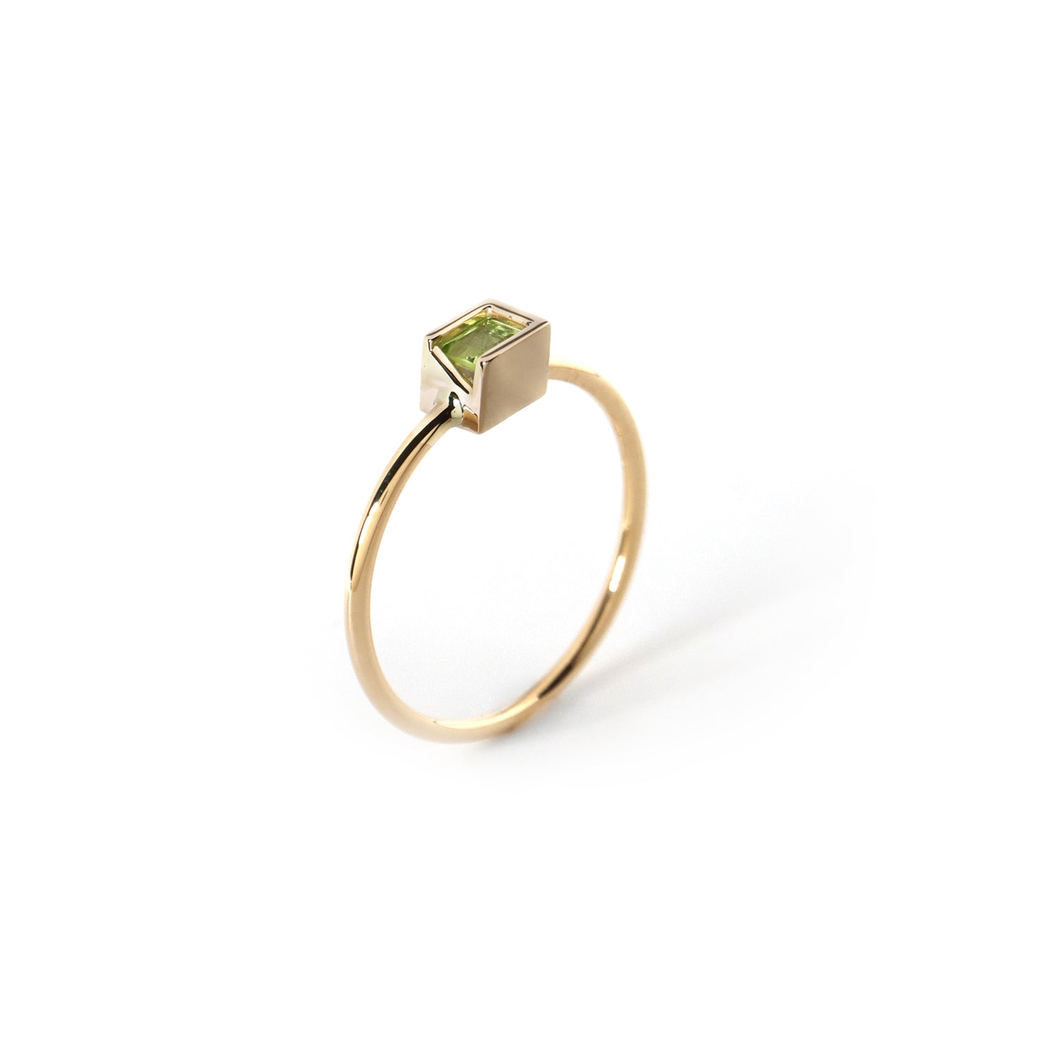 Iridescence (K10) / Ring <br> Peridot