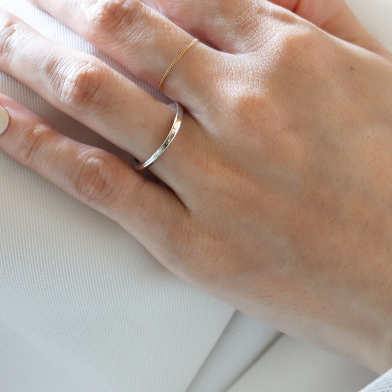 Mobius Ring <br> Pt900 <br> glossy