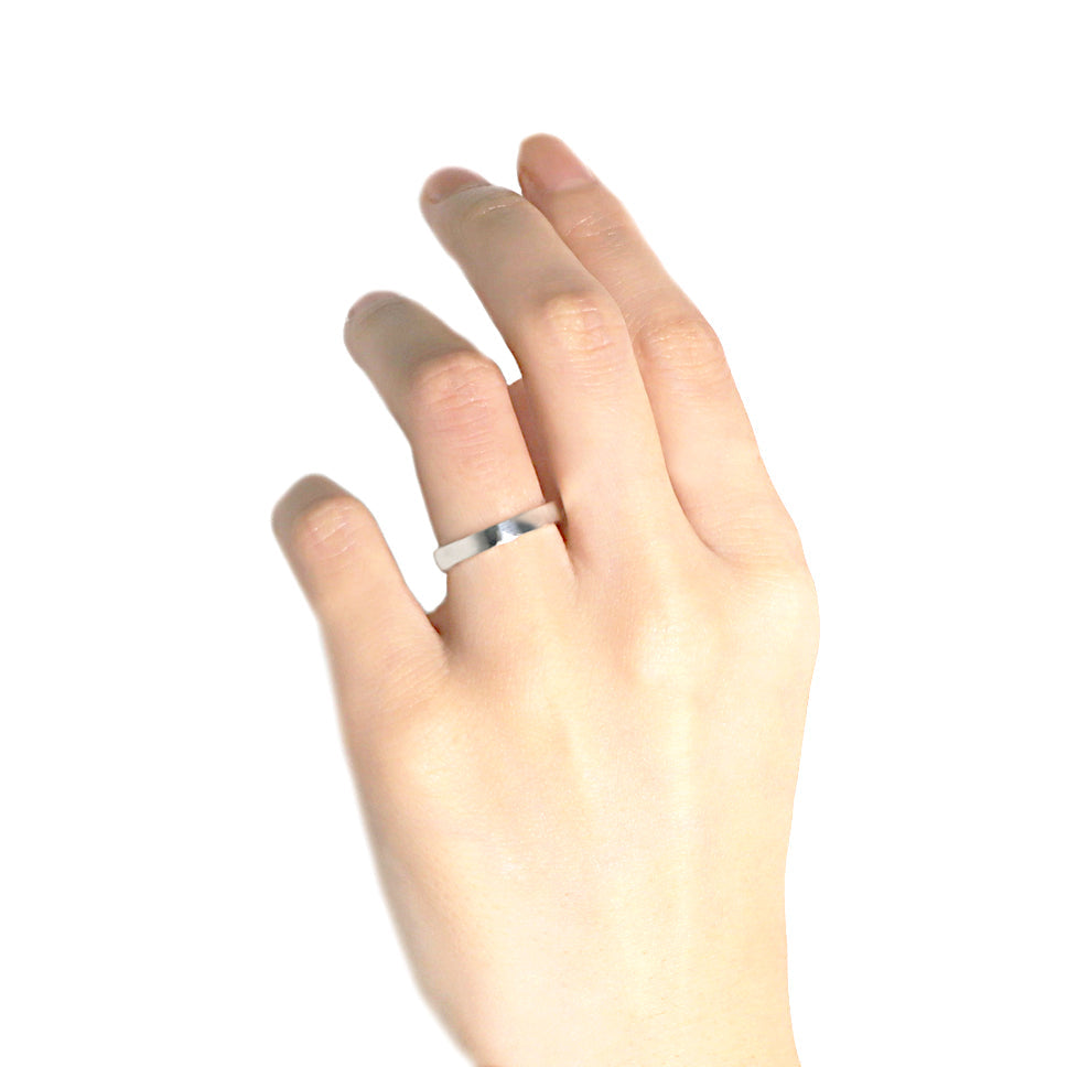 Rectangle Ring / 3.0 <br> Pt900 <br> glossy