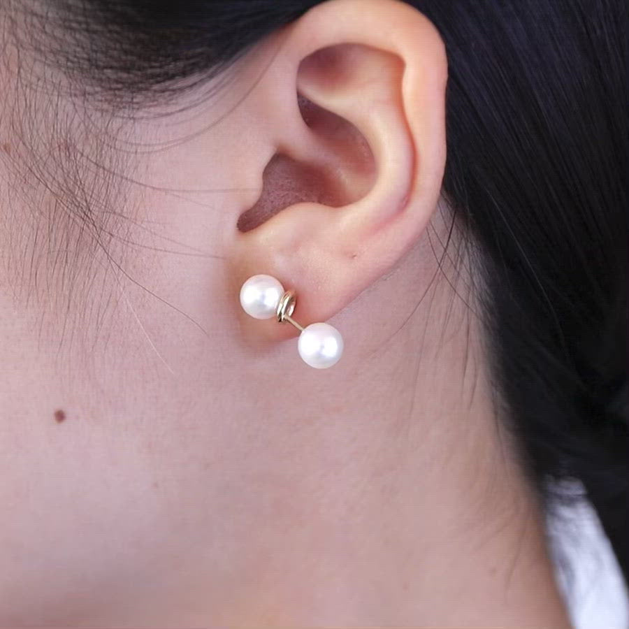 2粒の淡水パールが揺れ動くピアス