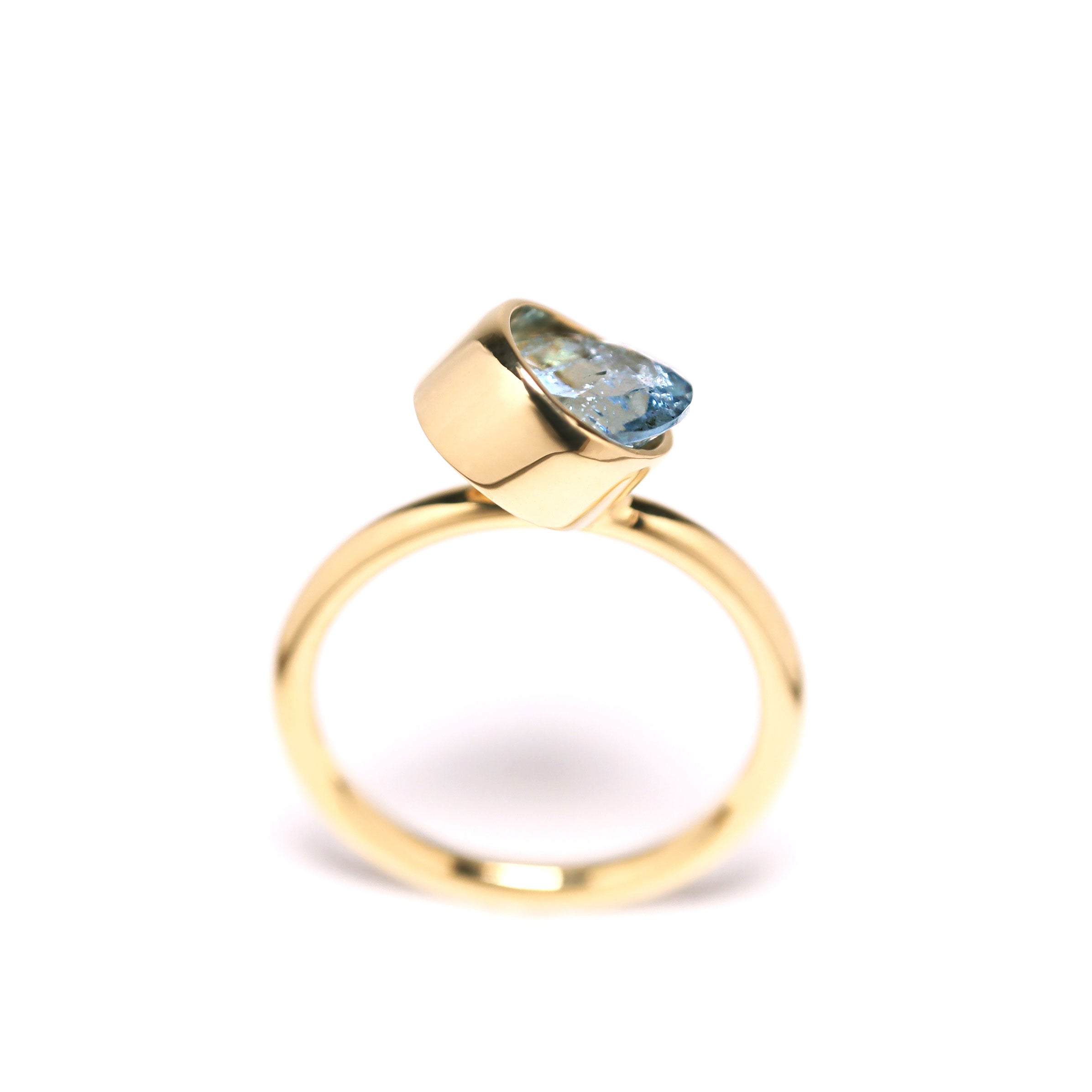 Protrude (K18) / Ring <br> Aquamarine