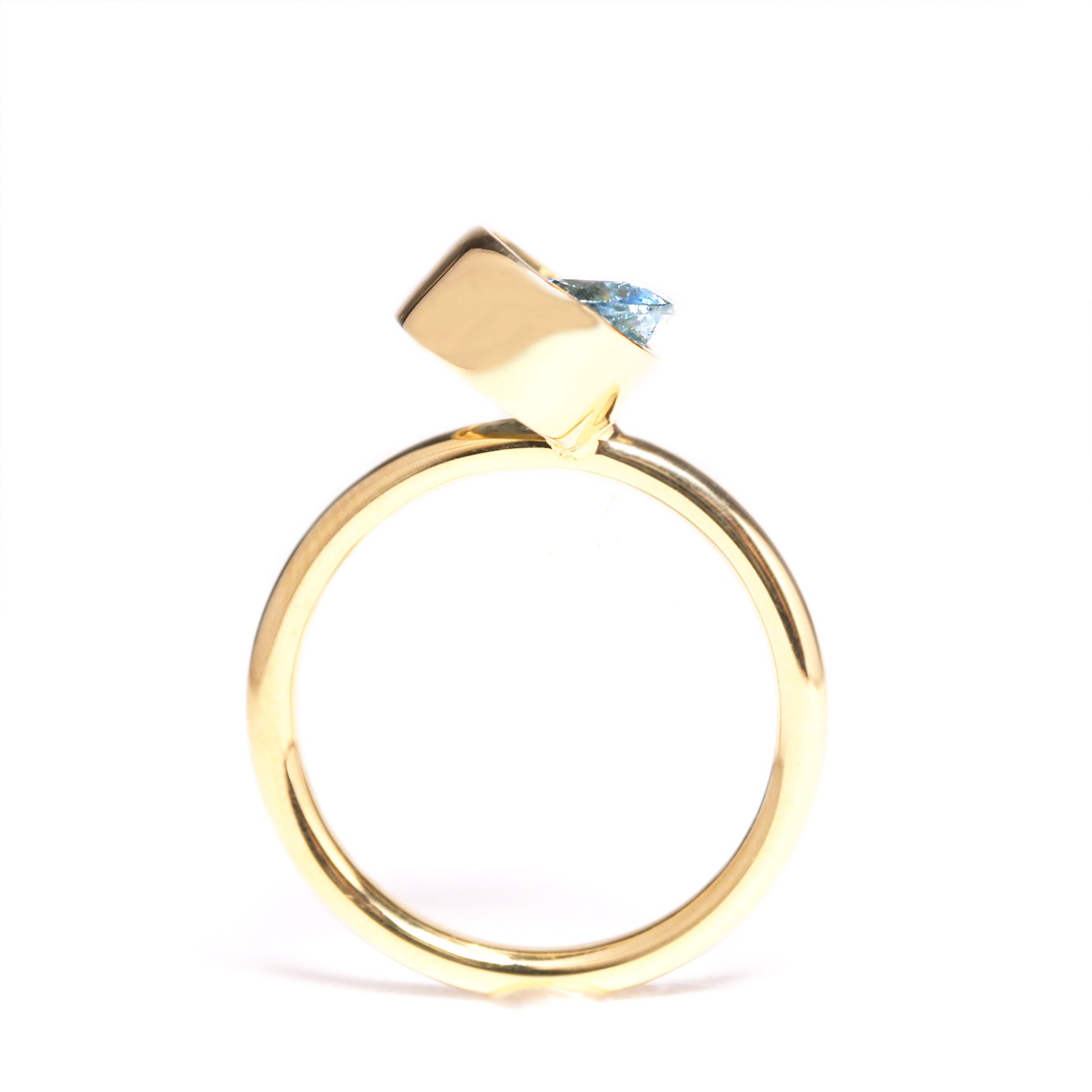 Protrude (K18) / Ring <br> Aquamarine