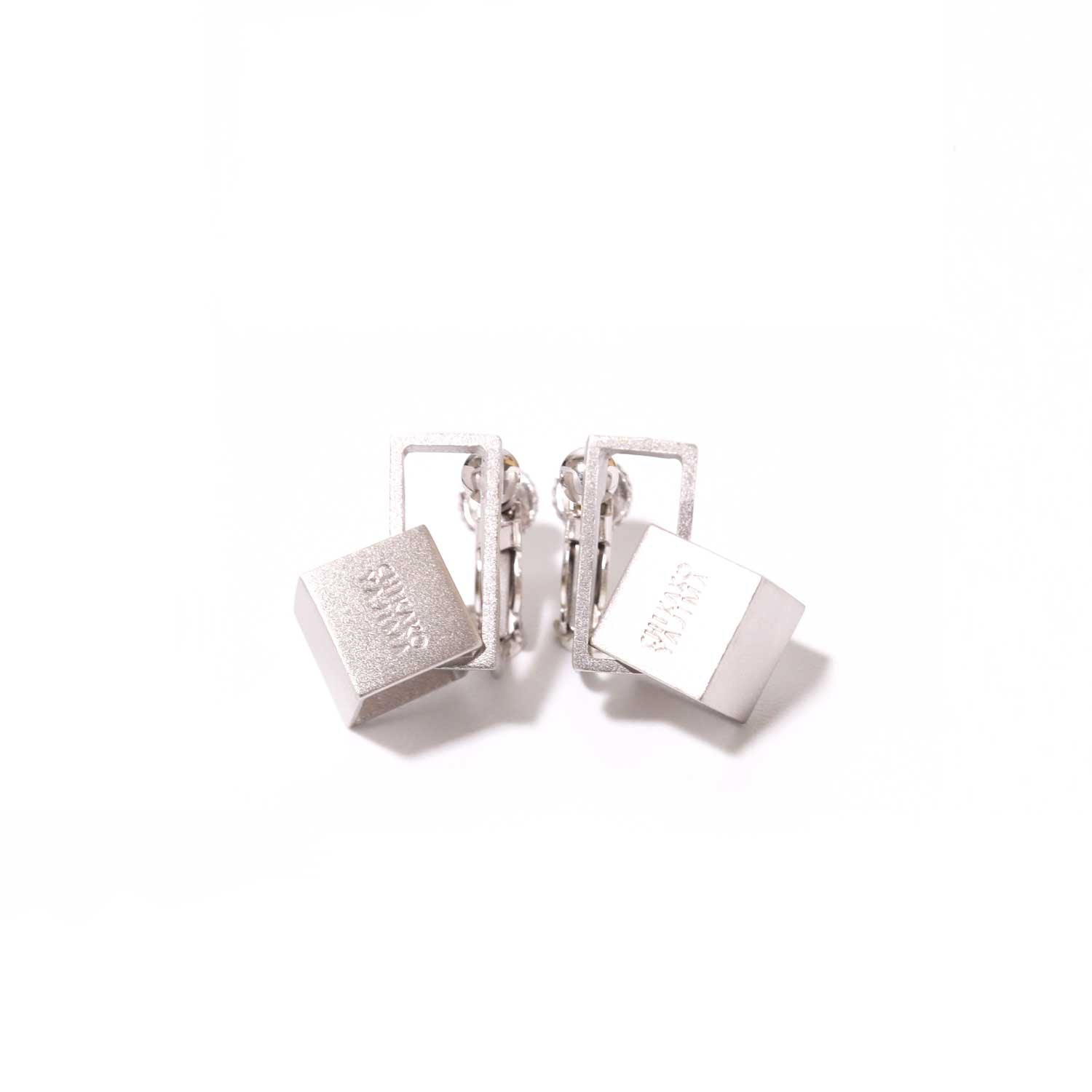 Cube / Non hole earrings <br> Silver