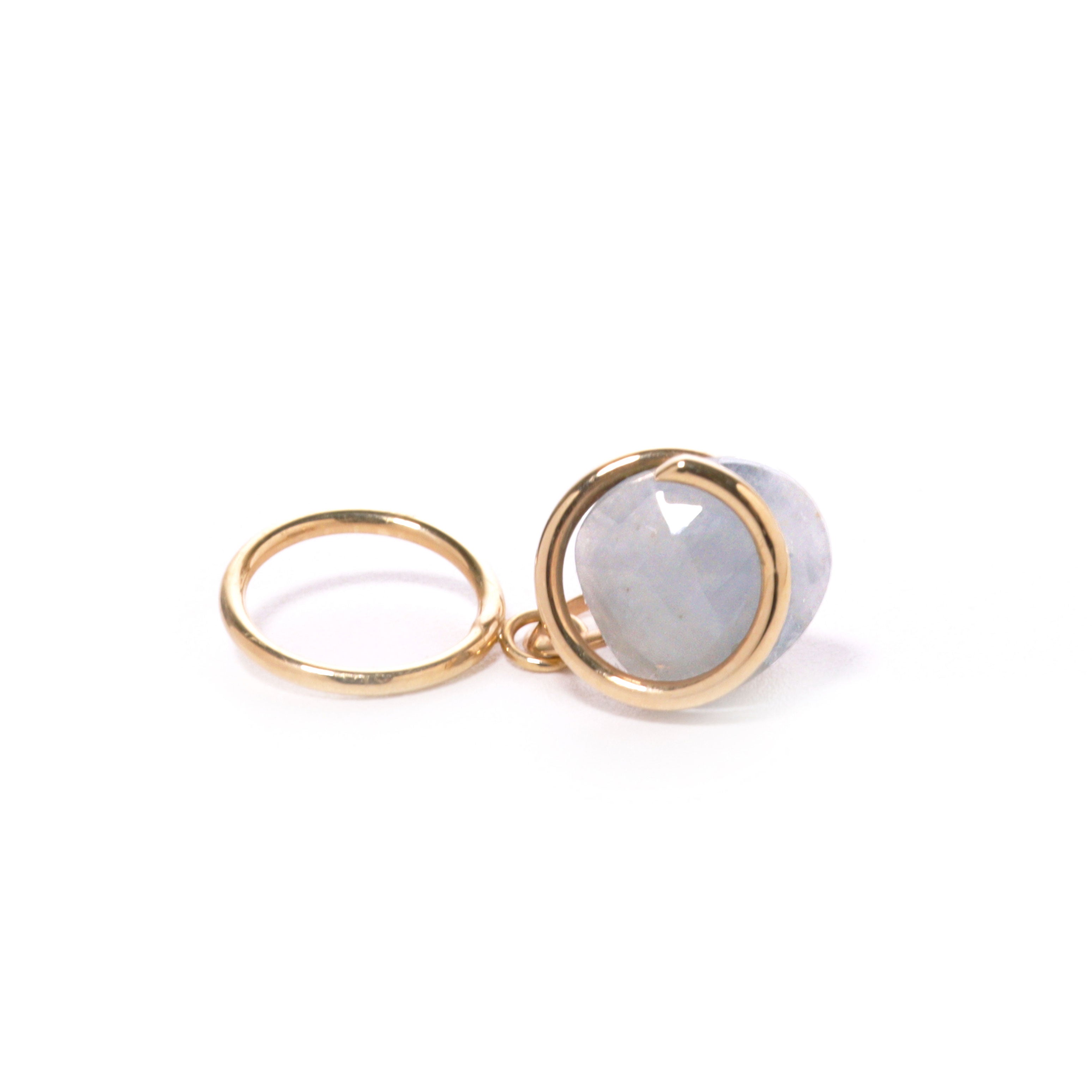 Circle / Non hole Earring <br> Sapphire (single)