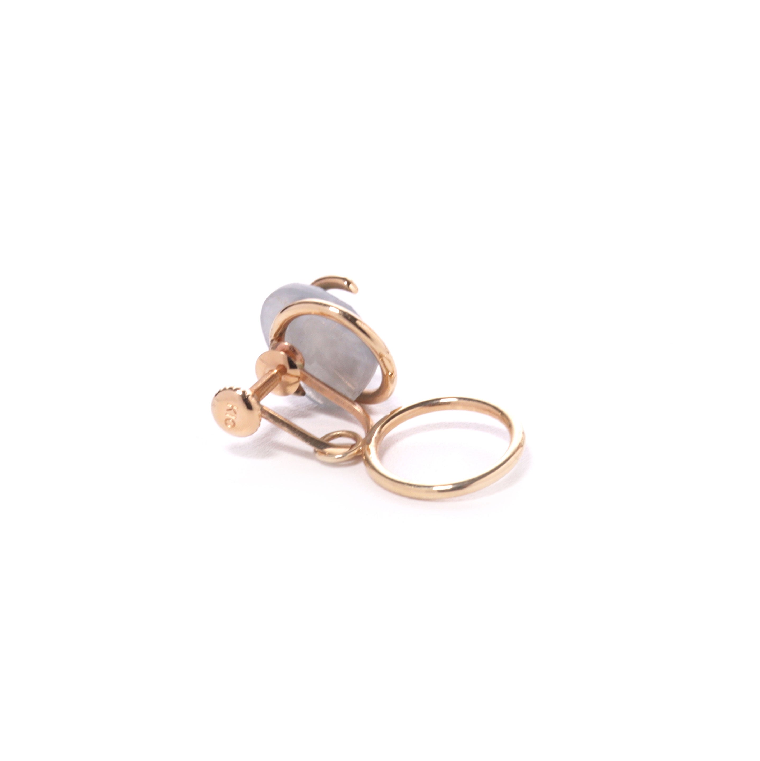 Circle / Non hole Earring <br> Sapphire (single)