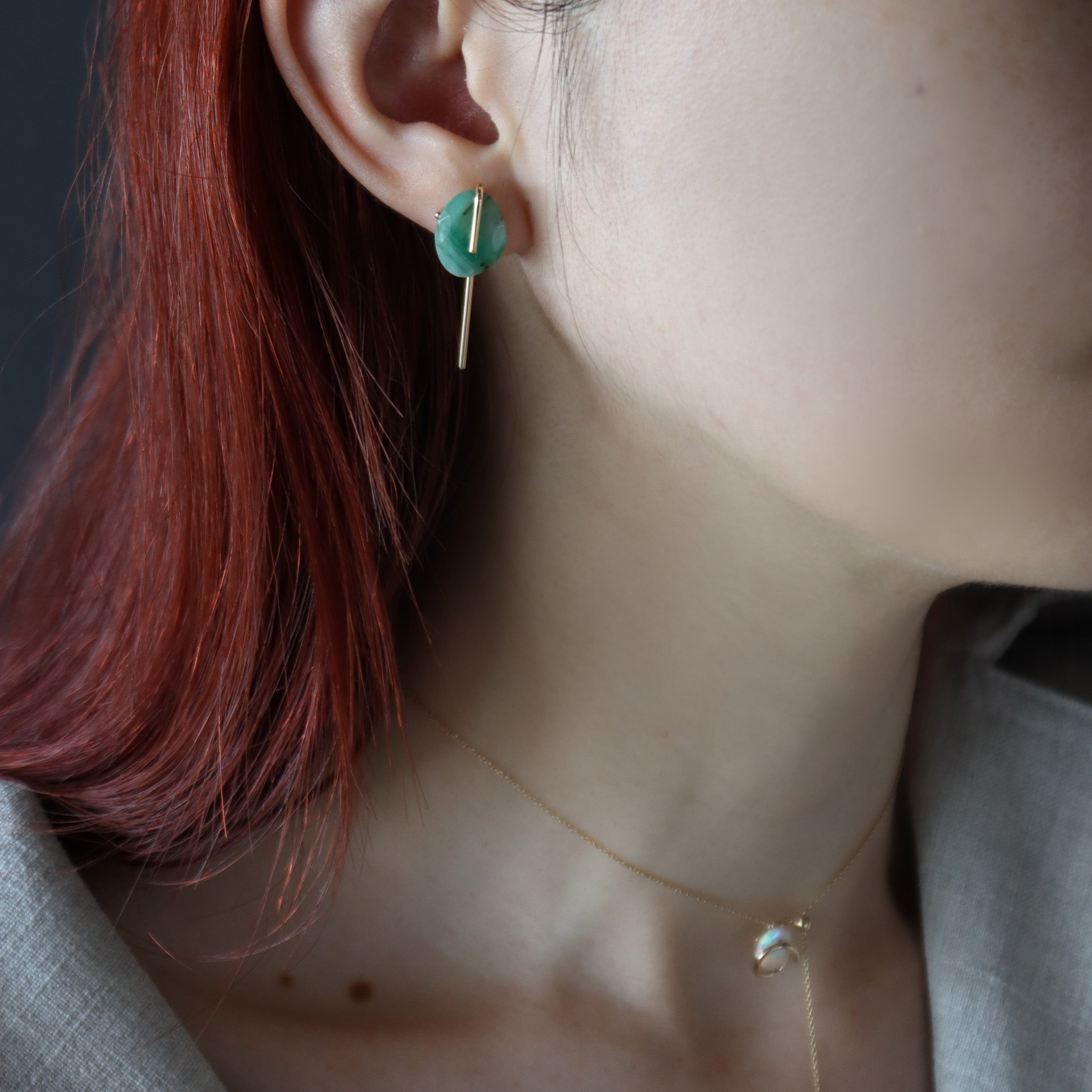 Line / Pierced Earring (single) <br> Emerald