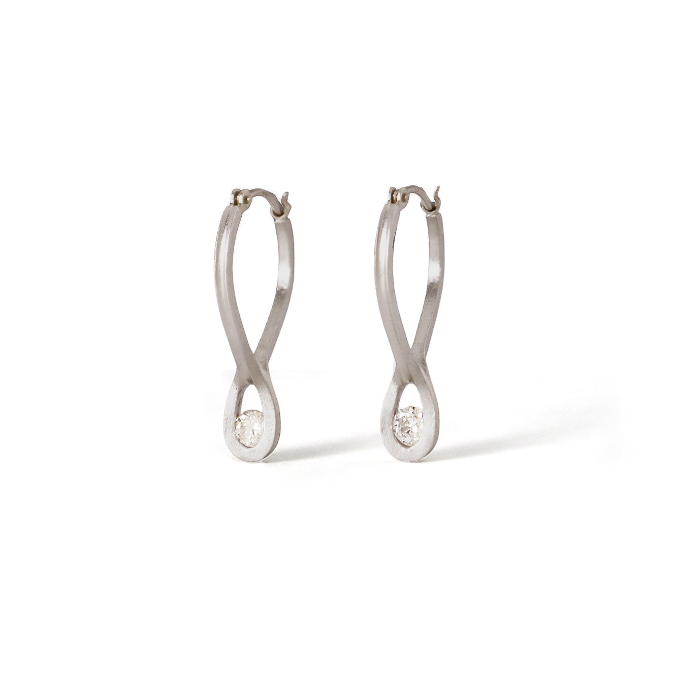 Mobius Pierced Earrings <br> Pt900
