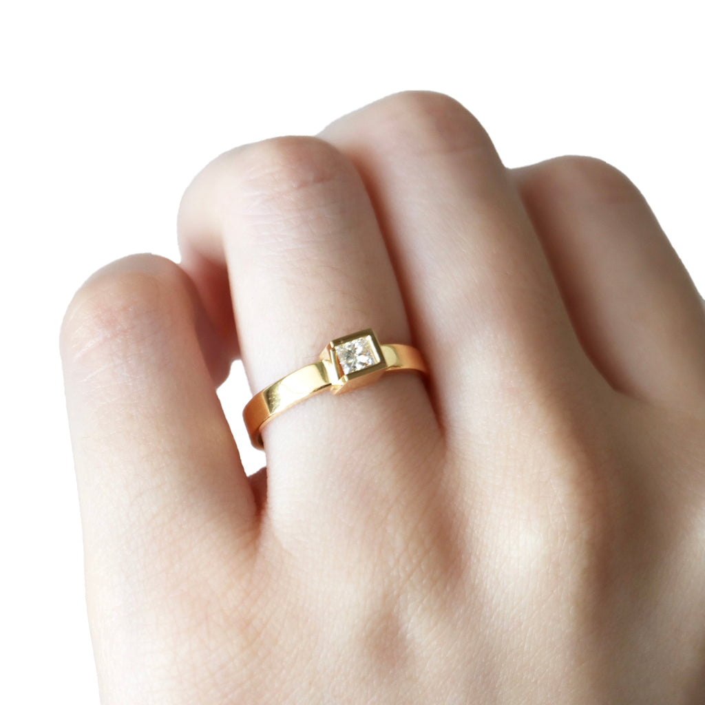 Iridescence Ring / <br> Diamond (K18)
