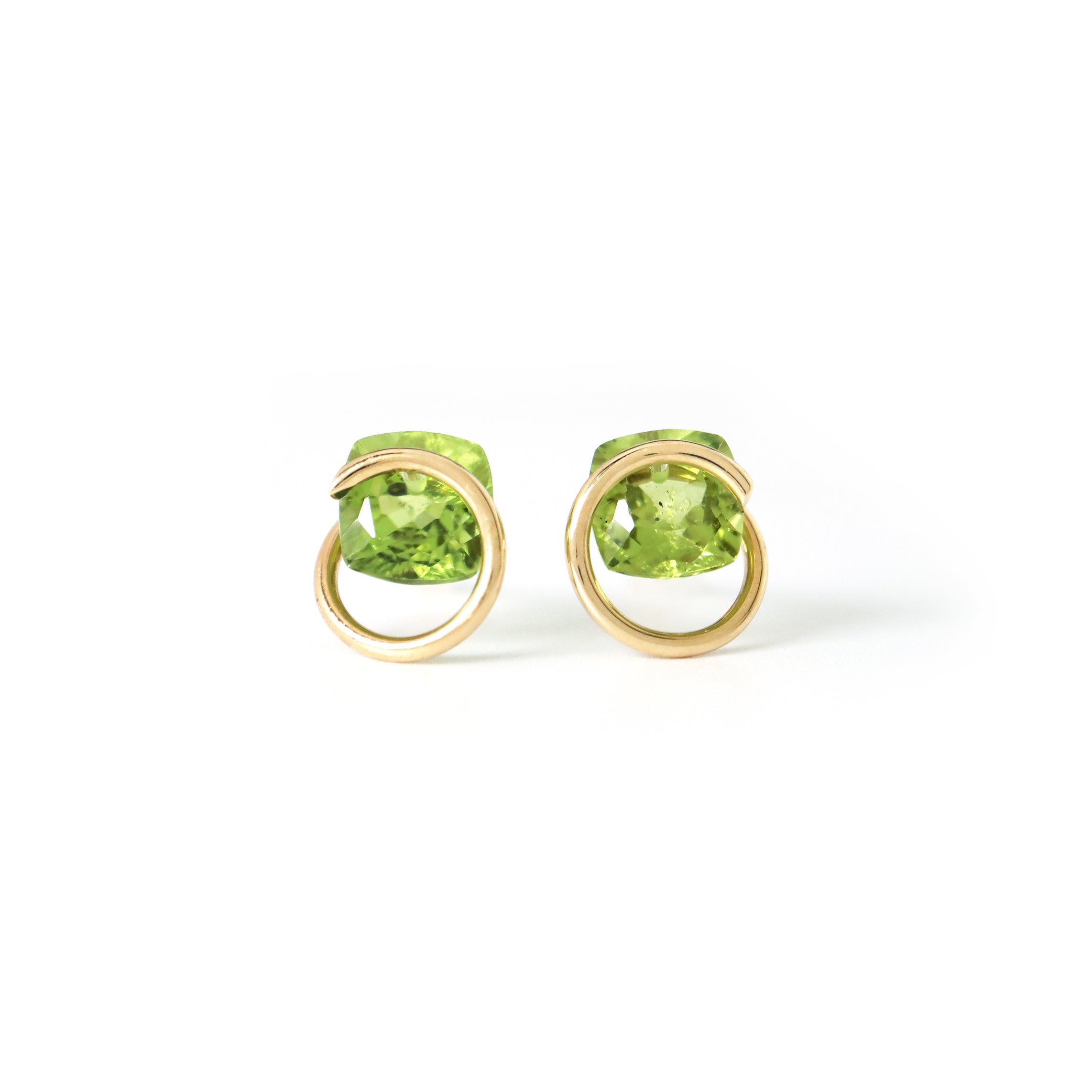 Circle / Pierced Earrings <br> Peridot