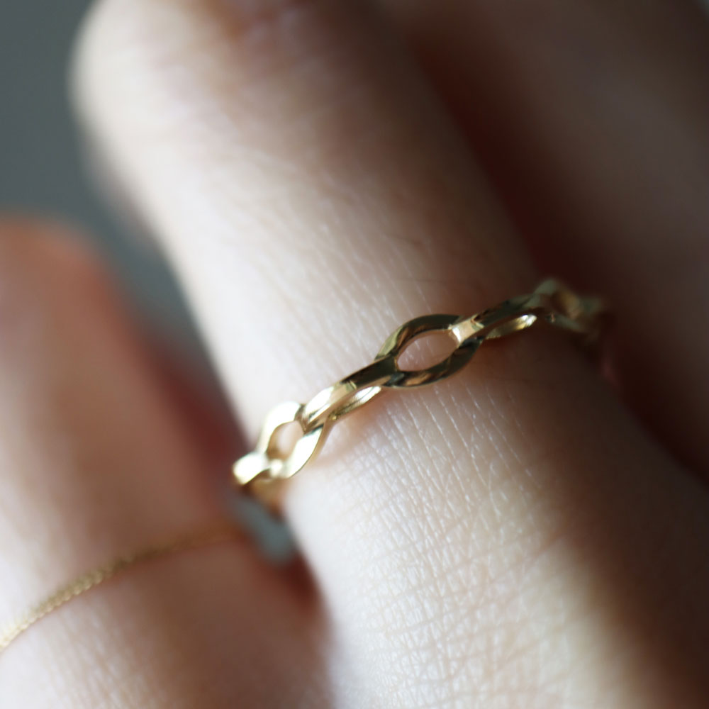 Mobius Ring <br> K18YG <br> glossy