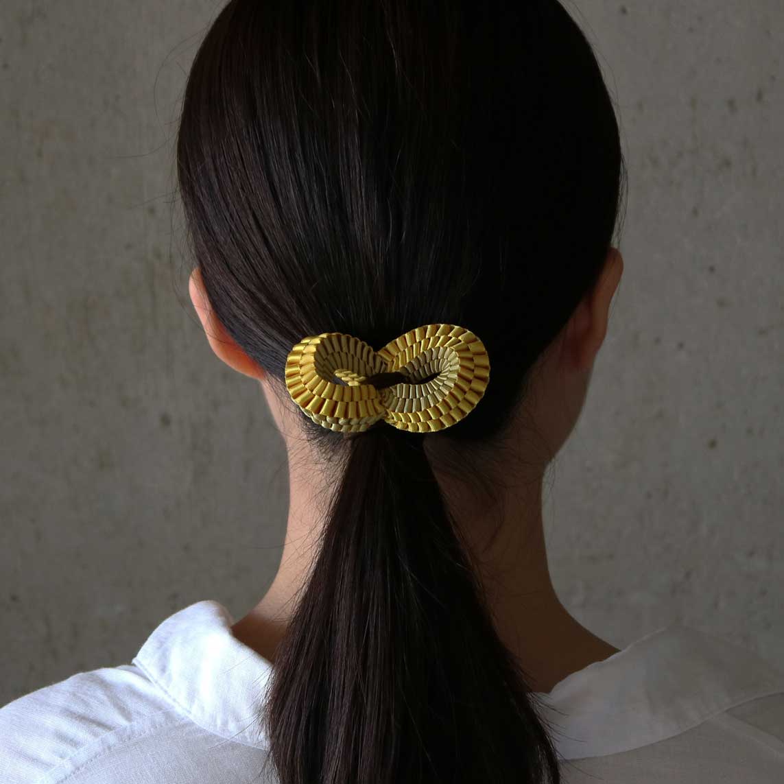 リボンを編んでお作りしたヘアゴム