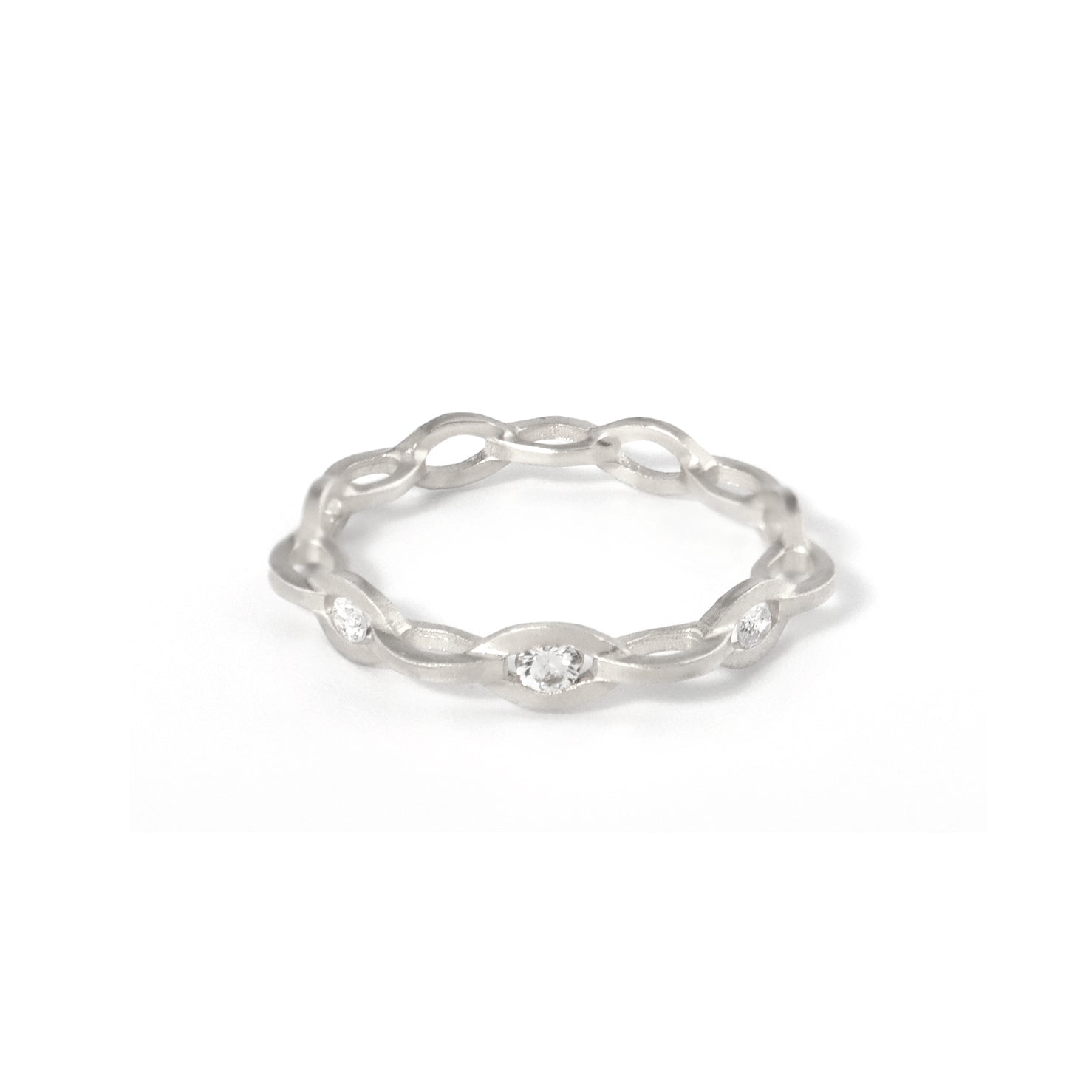 Mobius Ring <br> Pt900  / Three Diamonds <br> matte