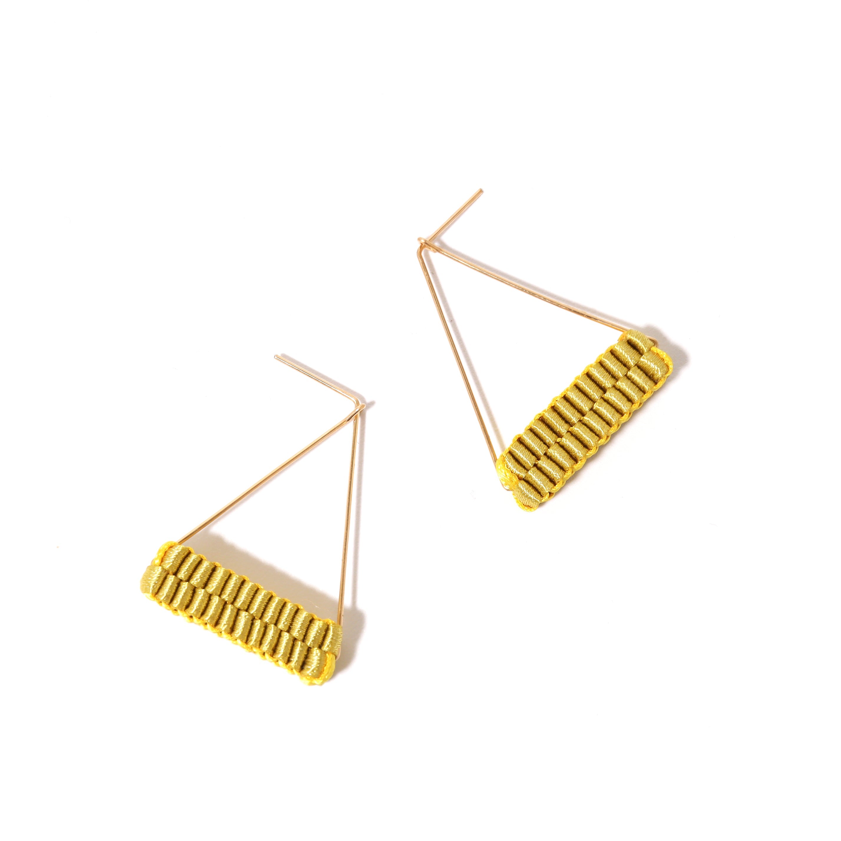 Geometry Triangle / <br> Pierced Earrings <br> Gold