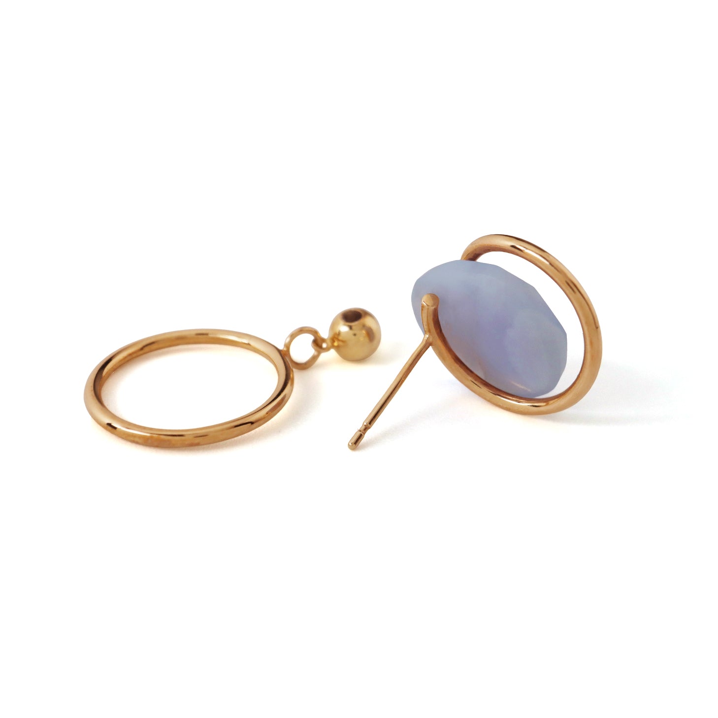 Circle / Pierced Earring (single) <br> Chalcedony