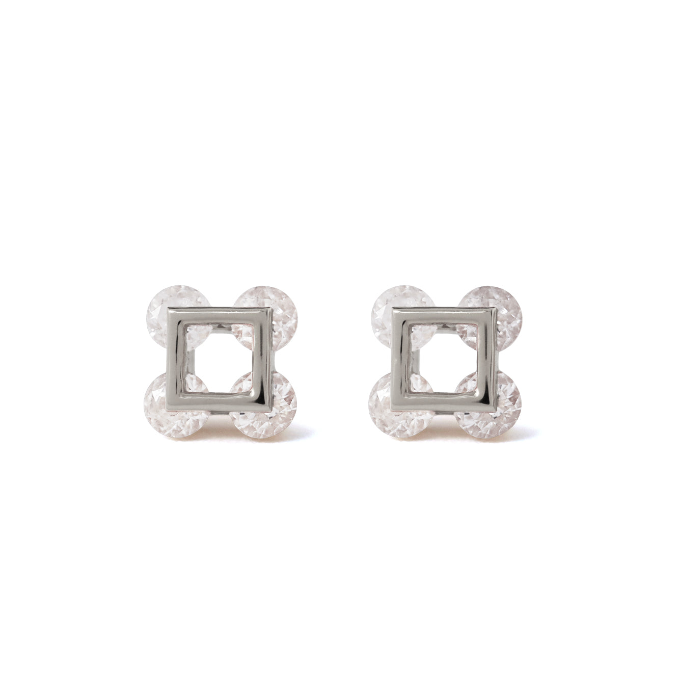 Graham4 / Pierced Earrings <br> Platinum