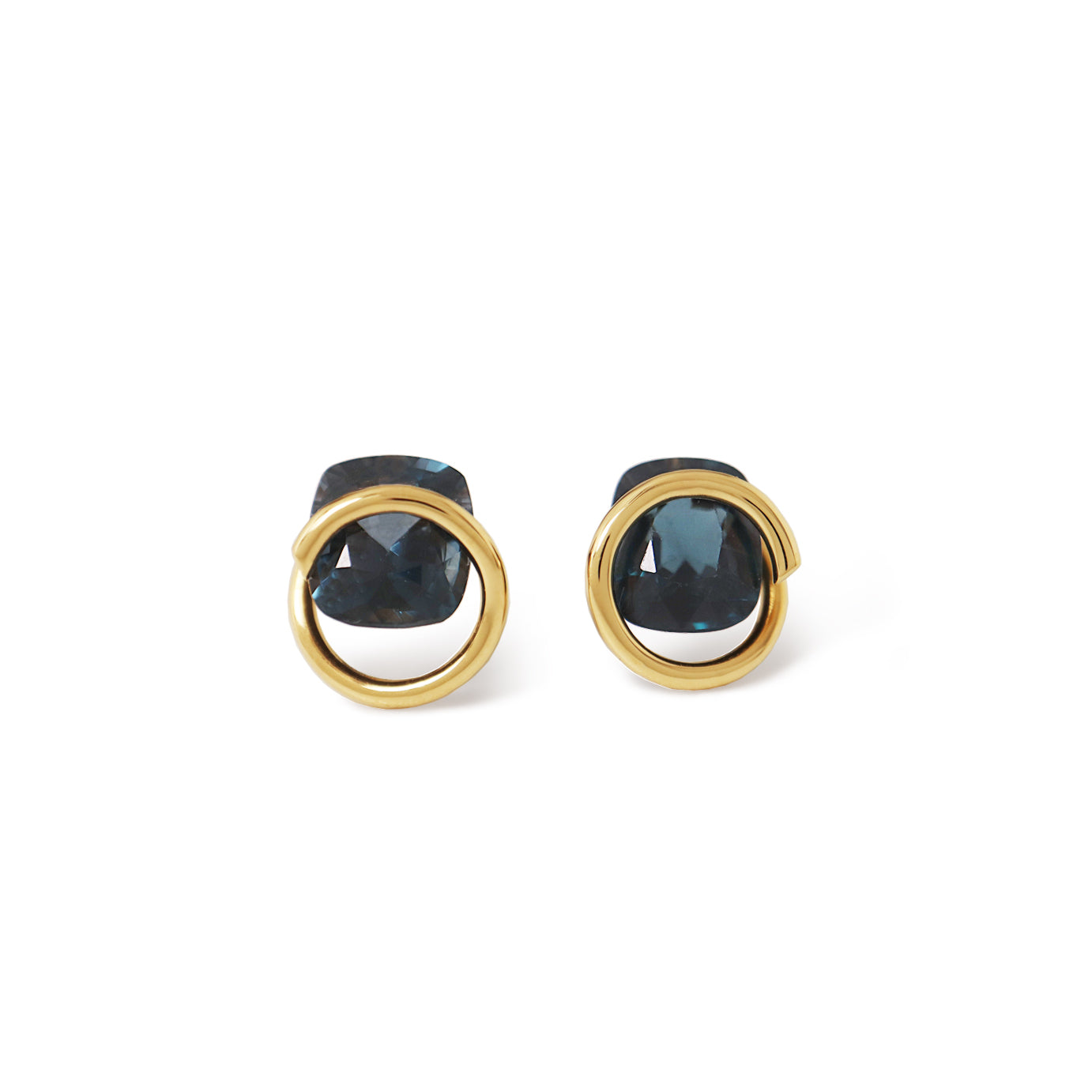 Circle / Pierced Earrings <br> Sapphire