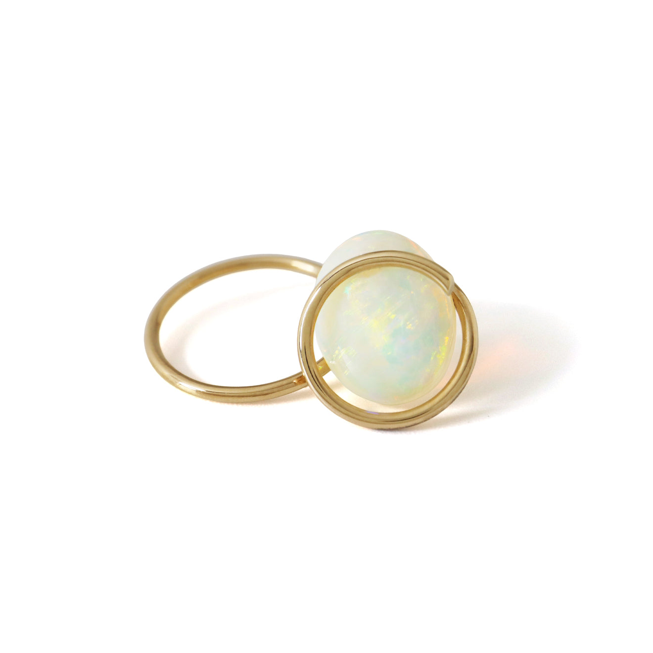 Circle / Pierced Earring (single) <br> Opal