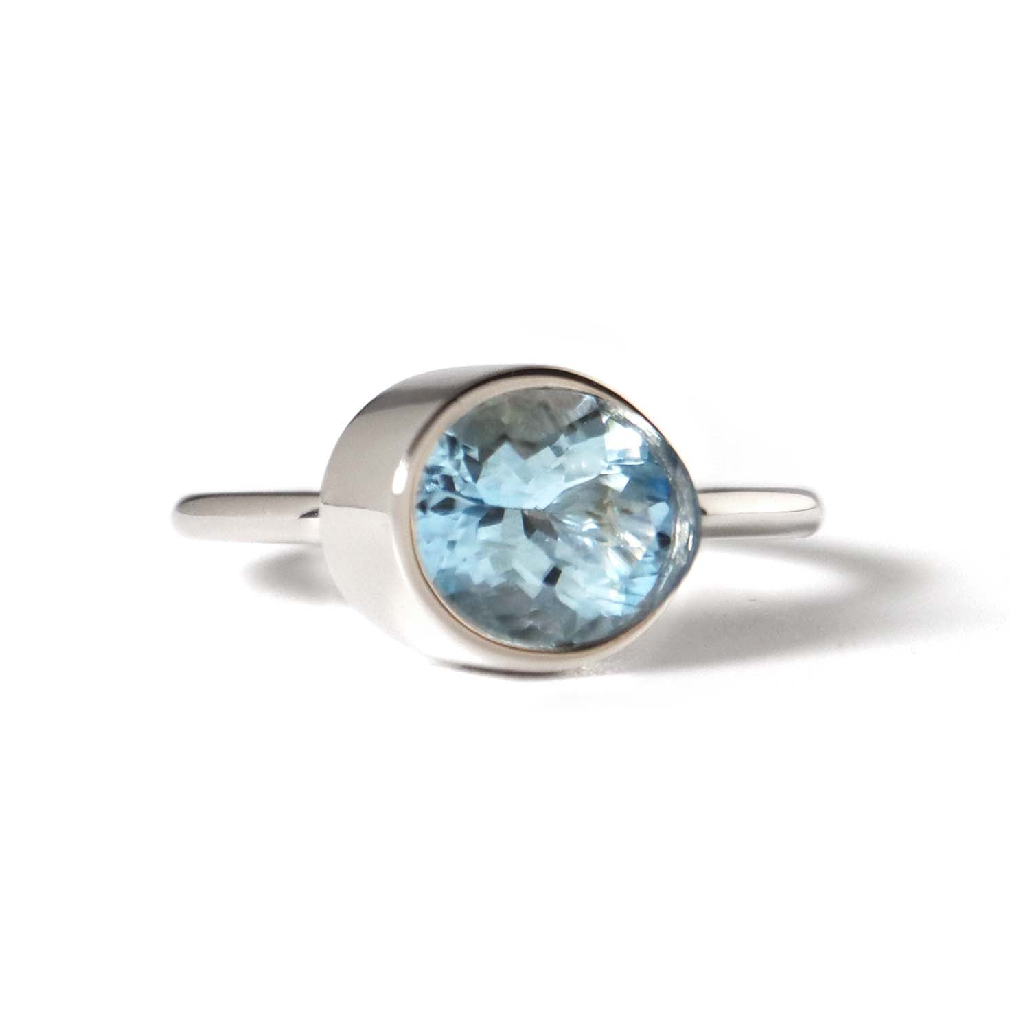 Protrude (Pt) / Ring <br> Aquamarine