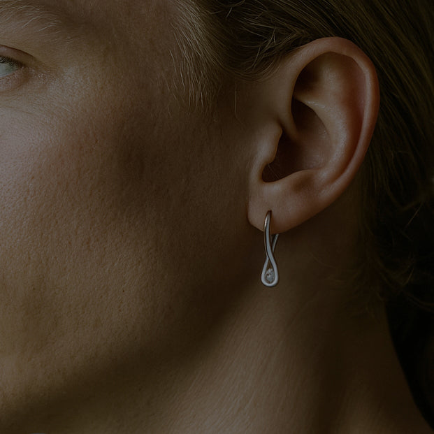 Mobius / Pierced Earrings <br> Pt900