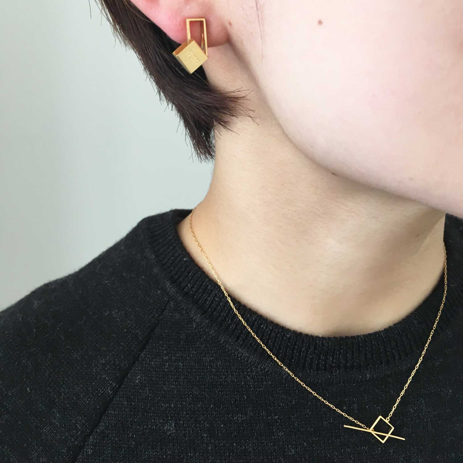 Cube / Pierced Earrings<br> Gold