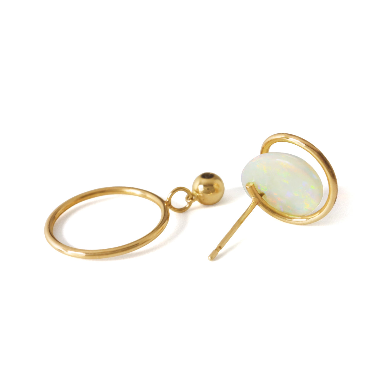 Circle / Pierced Earring (single) <br> Opal