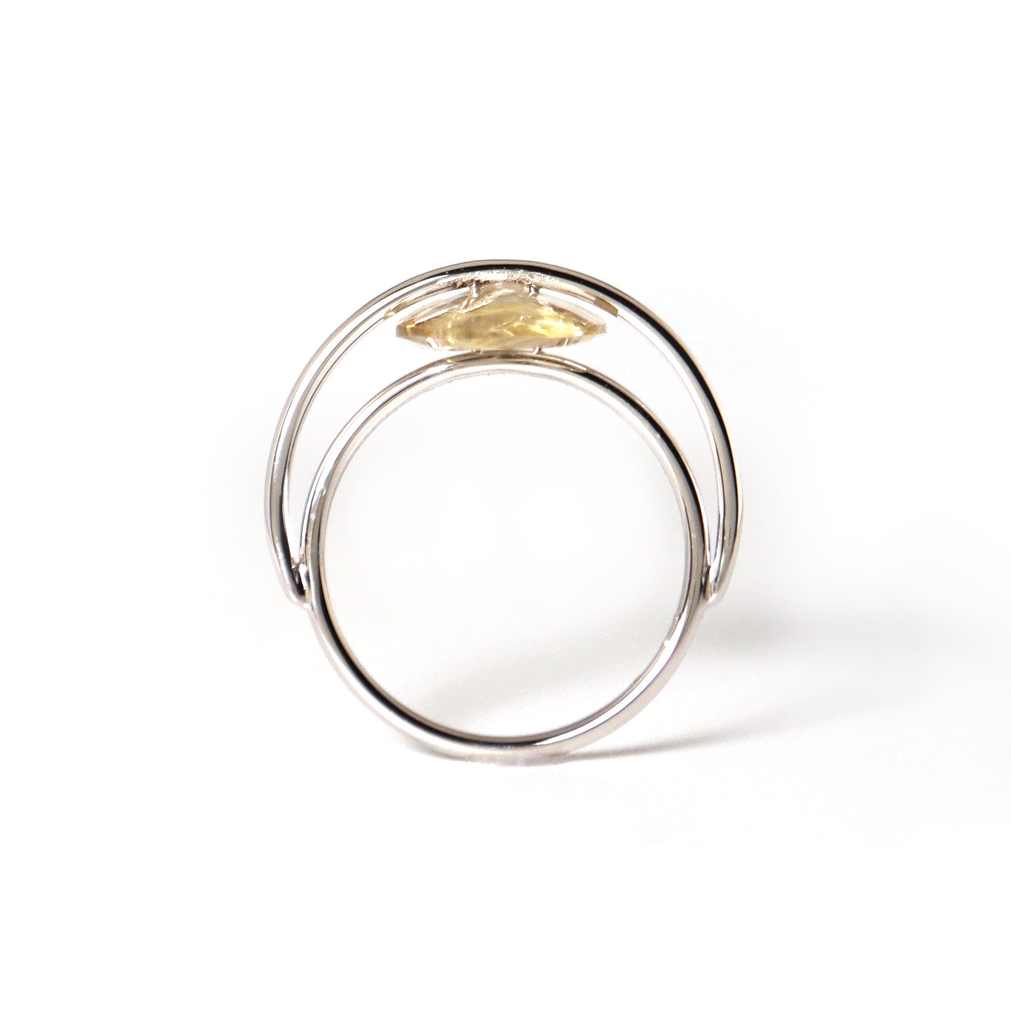 Luna / Ring <br> Rutile quartz