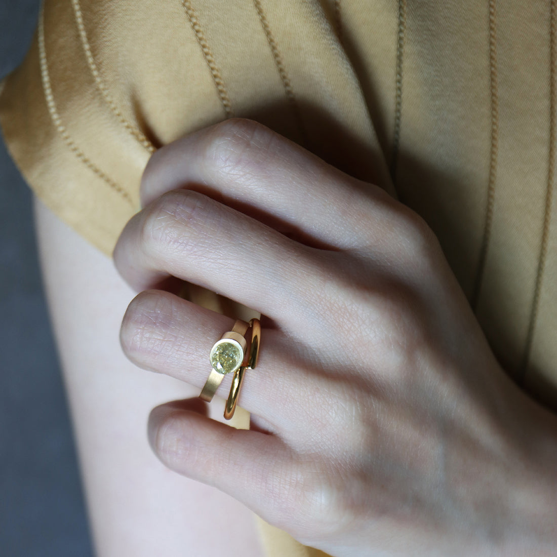 Protrude (K18) / Ring <br> Yellow diamond