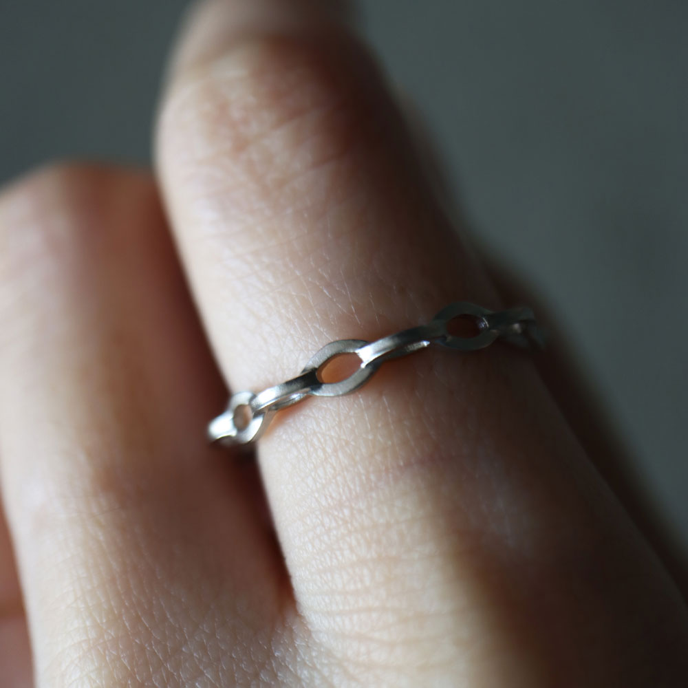 Mobius Ring <br> Pt900 <br> matte